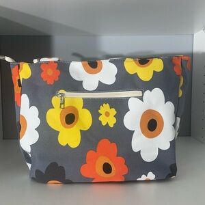 NWOT FARMHOUSE TOTE BAG